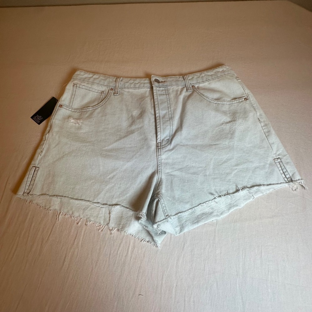 Wild Fable Super High-Rise Cutoff Denim Shorts Light Wash Button Fly Size 16 NWT